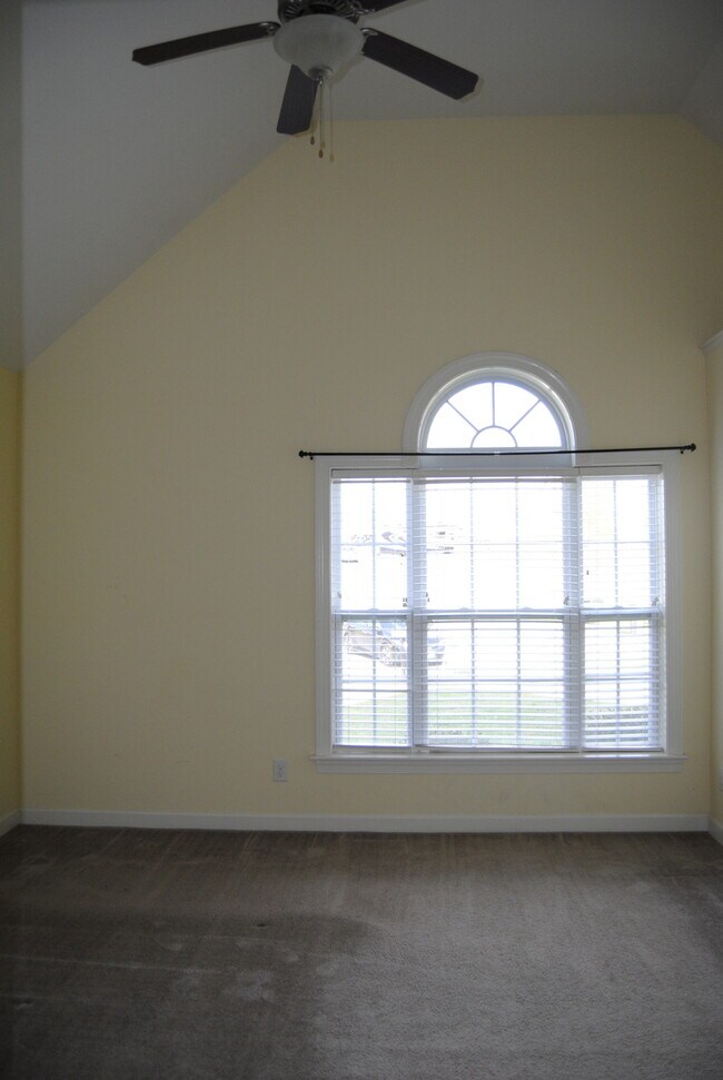 Building Photo - 105 Tillage Pl