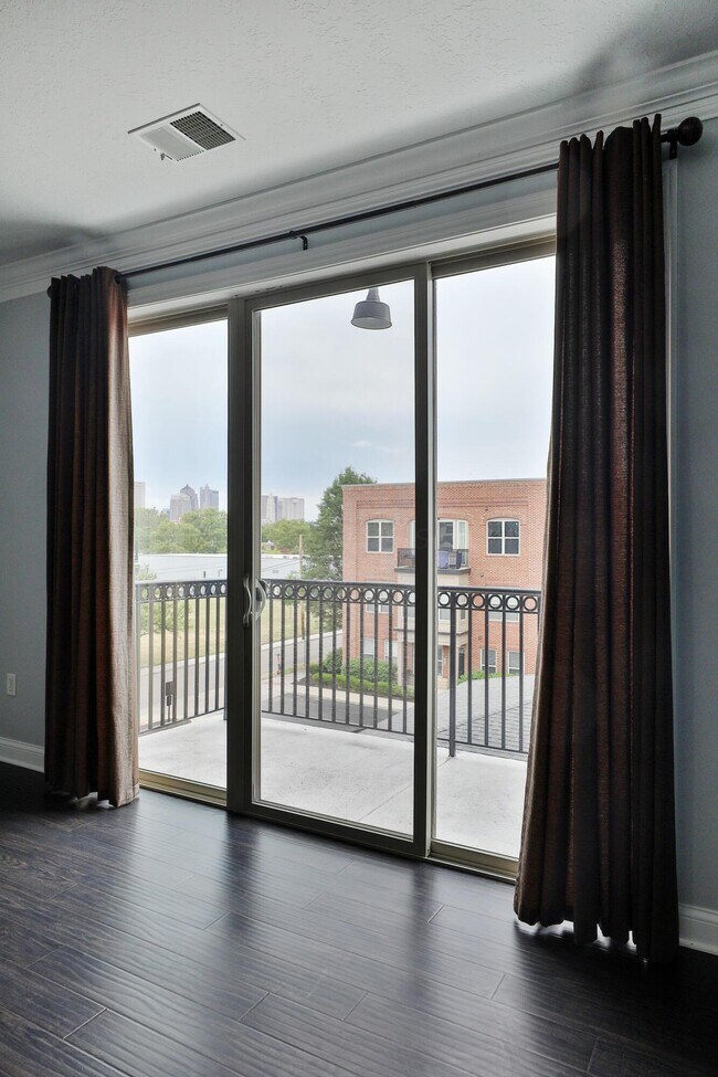 Building Photo - 511 W 1st Ave