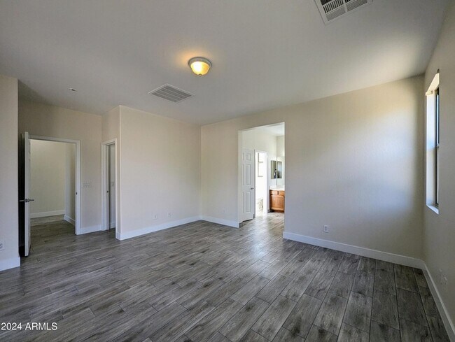 Building Photo - 15432 W Tasha Cir