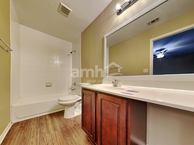 Building Photo - 9211 Mission Run