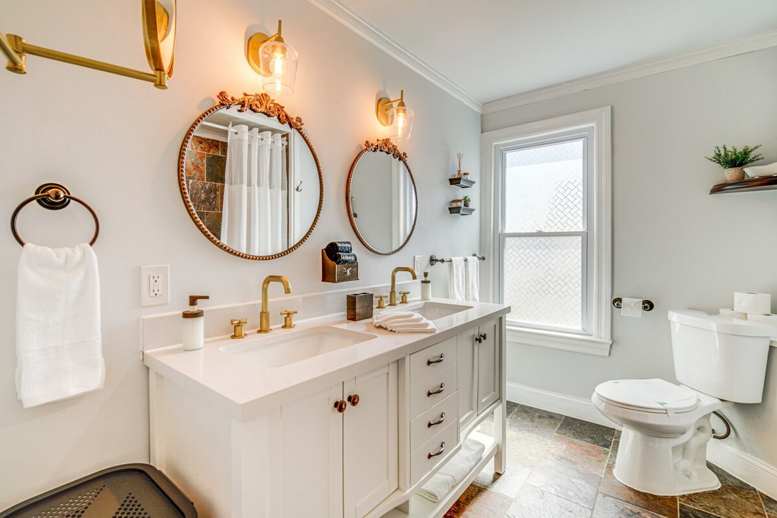 Building Photo - 6127 Longwood Ave