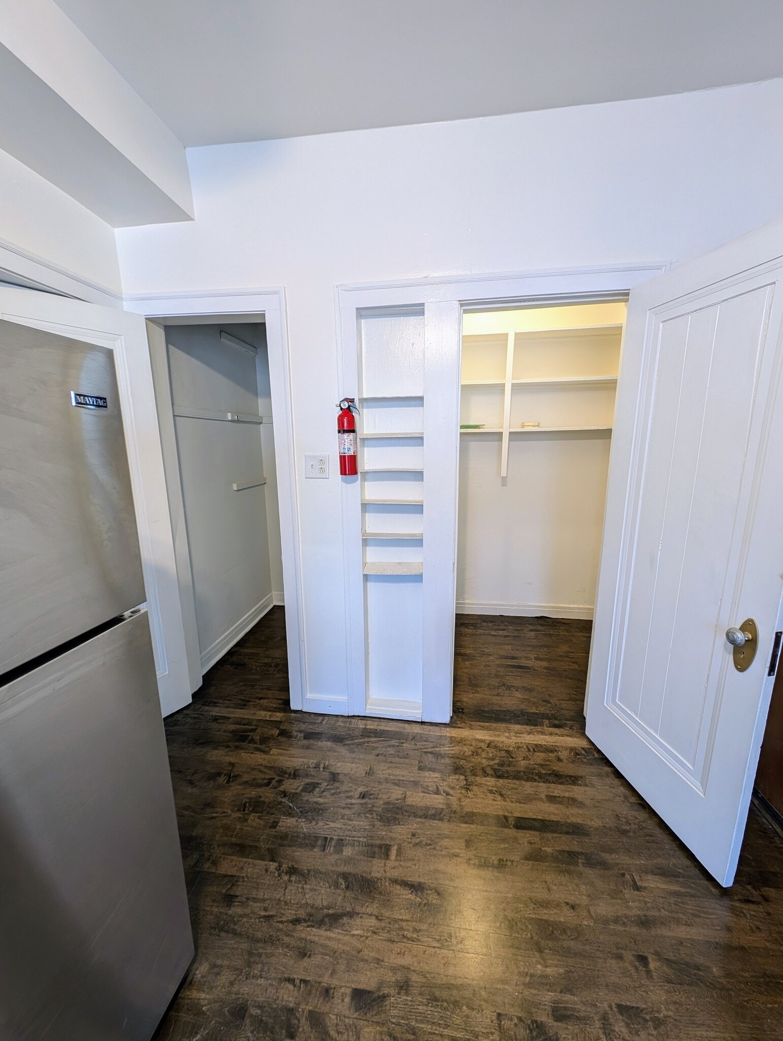 Building Photo - 3510 W Dickens Ave