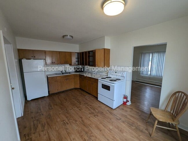 Building Photo - 541 2nd St N