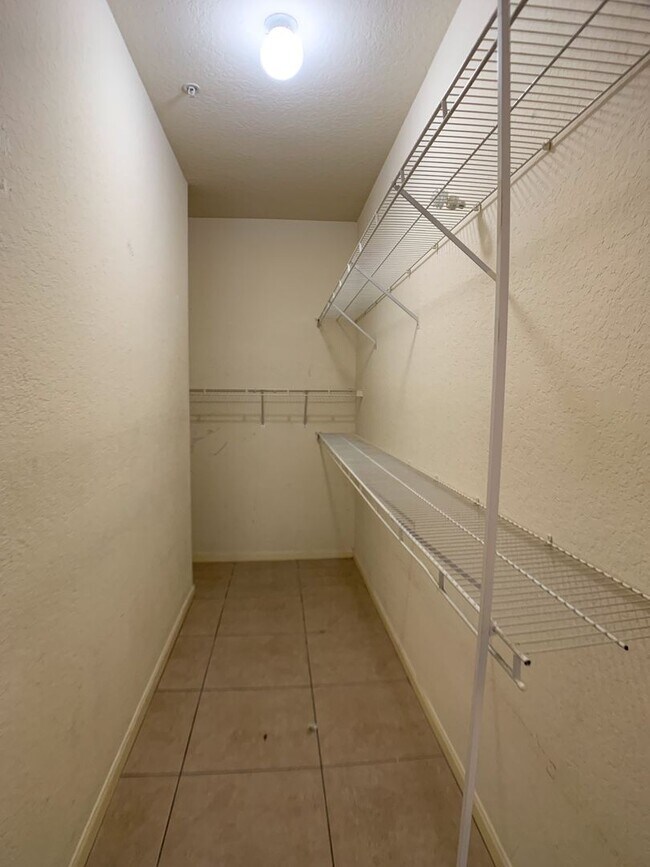 Building Photo - $600 Deposit* Beautiful 2/2 with pool view Balcony/ Tile through entire unit washer & dryer, wate...