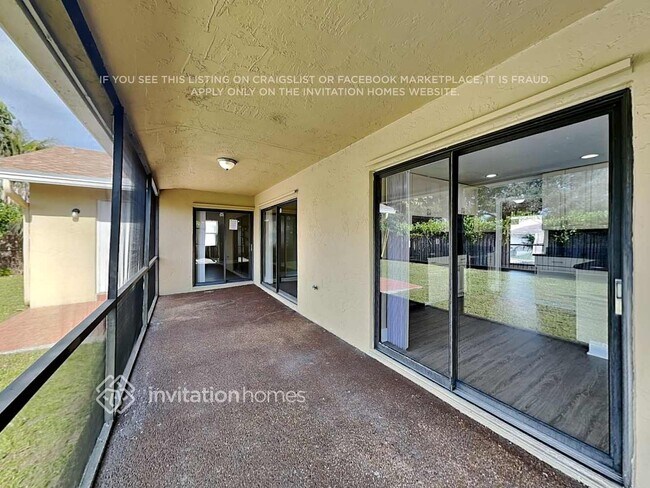 Building Photo - 3914 NW 72nd Dr