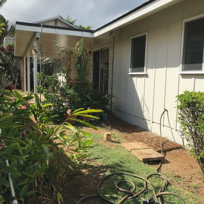 Building Photo - Cozy home in Wailuku Town