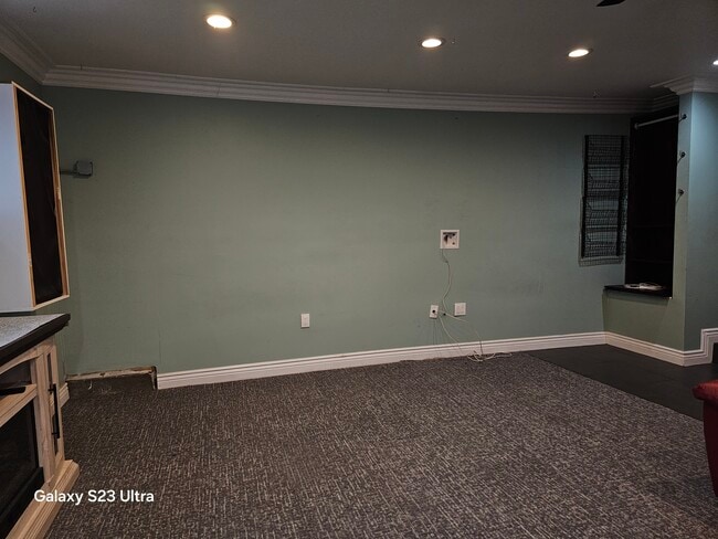 Building Photo - 3800 Hillsdale Dr