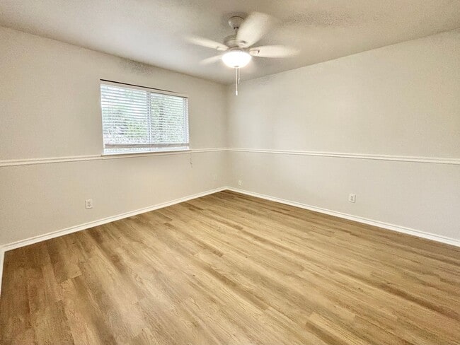 Building Photo - Beautiful 4 Bedroom Home in Gated Community!