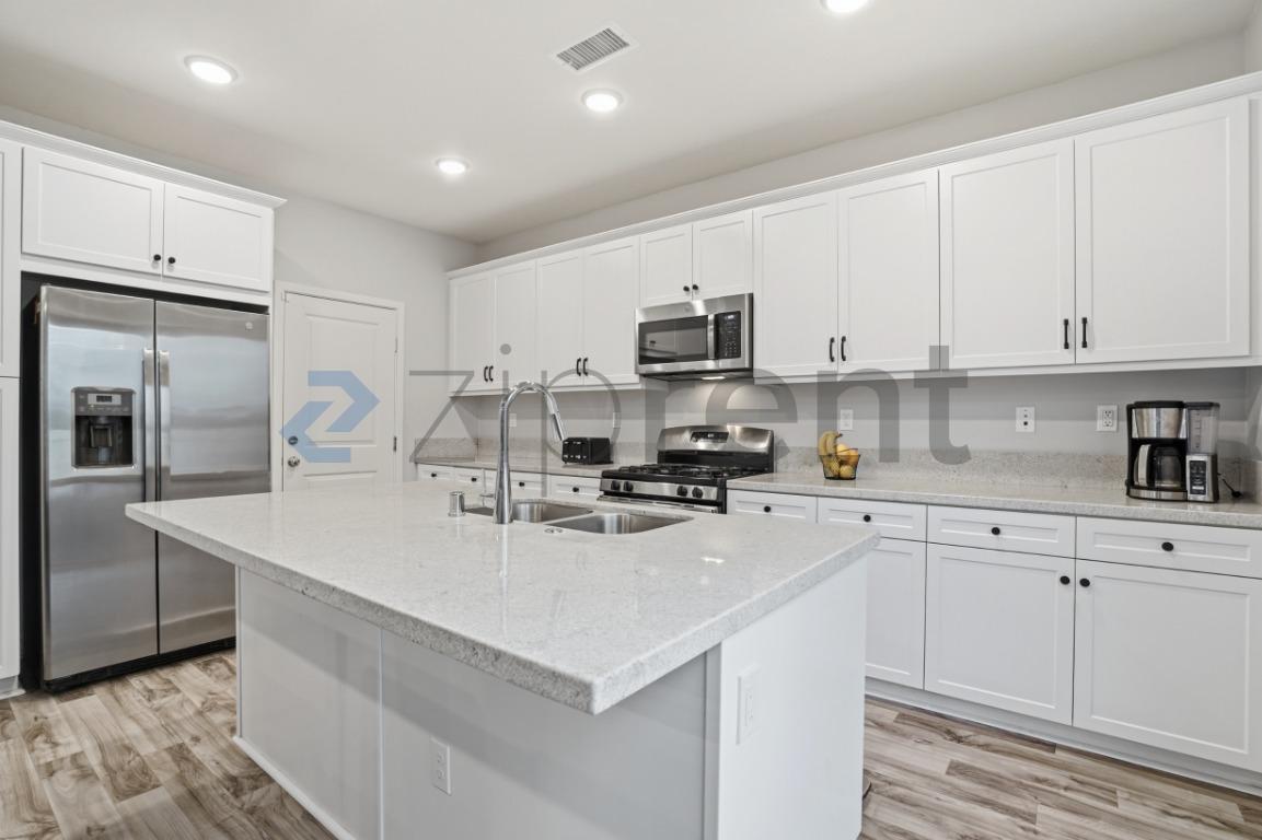 Building Photo - 1607 Jedediah Pl