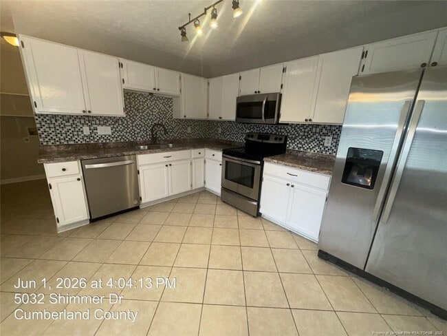Building Photo - 5032 Shimmer Dr