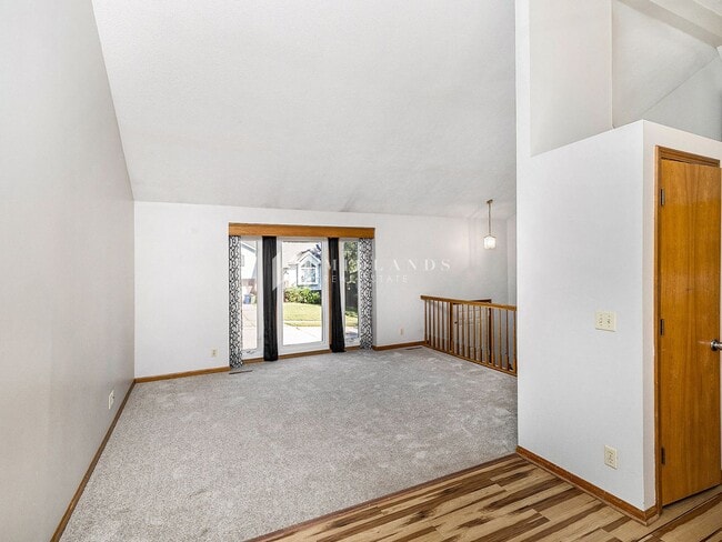 Building Photo - Two Springs Split Entry home