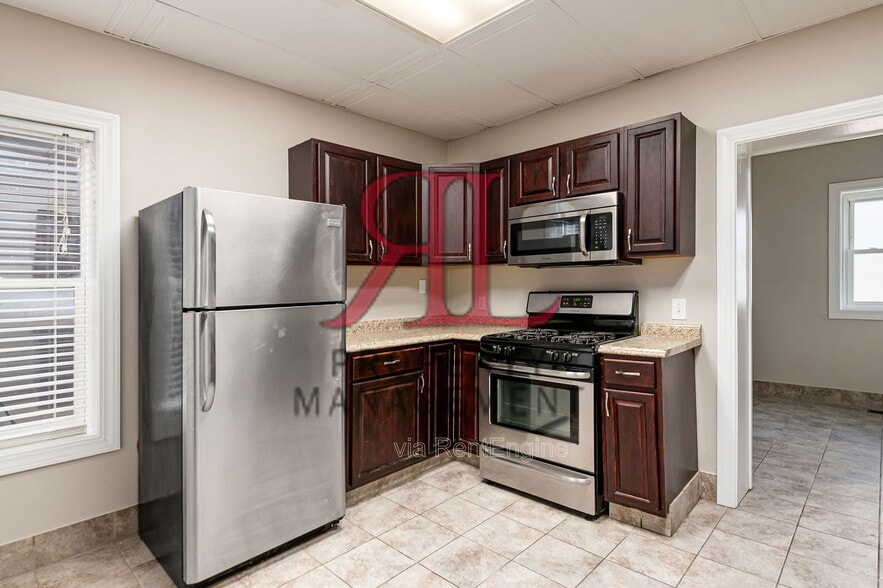 Building Photo - 282 S Ohio Ave