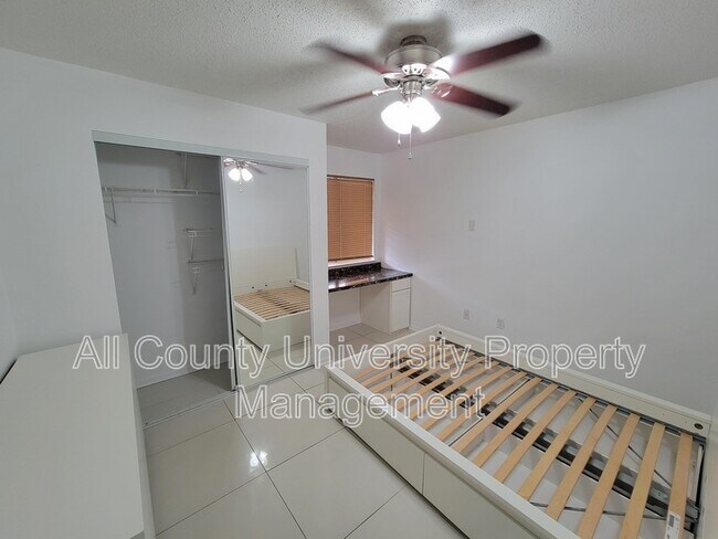 Building Photo - 2601 SW Archer Rd