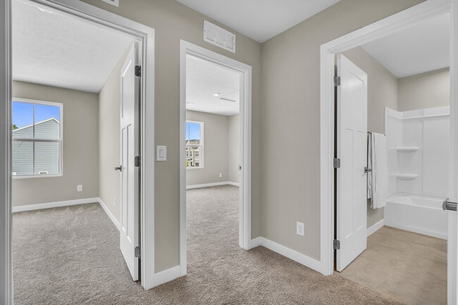 Building Photo - 1292 Divot Cir