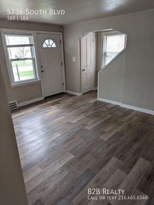 Building Photo - 5736 South Blvd