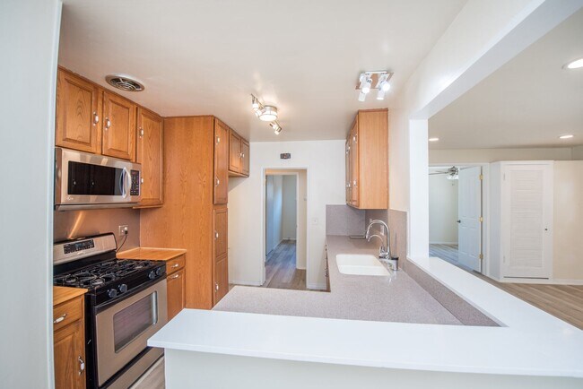 Building Photo - Beautiful 4 Bedroom Home in Garden Grove