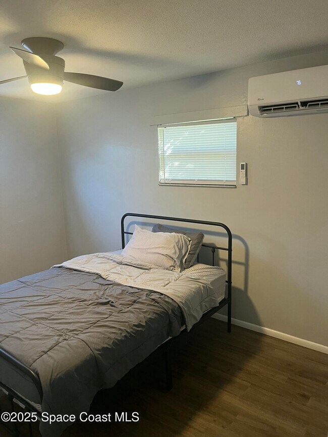 Building Photo - 1209 Tropic St