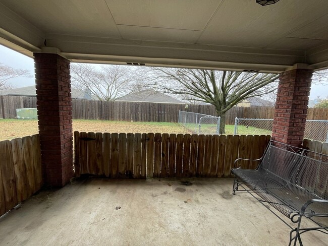 Building Photo - 2306 Moonstone Dr