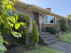 Building Photo - 7634 N Peninsular Ave