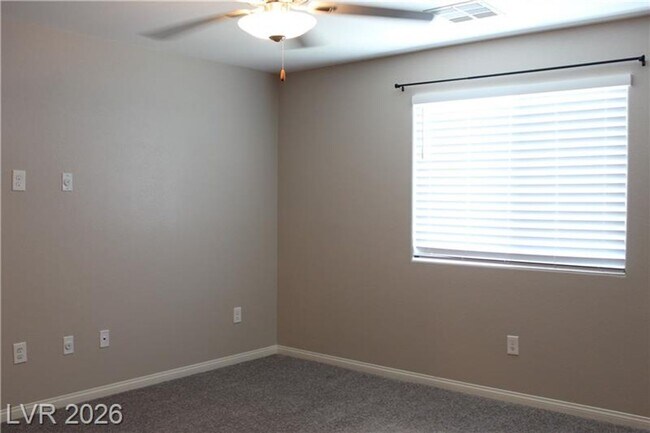 Building Photo - AMAZING 4 BEDROOM IN THE HEART OF ALIANTE