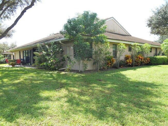 Building Photo - 8199 Springlake Dr