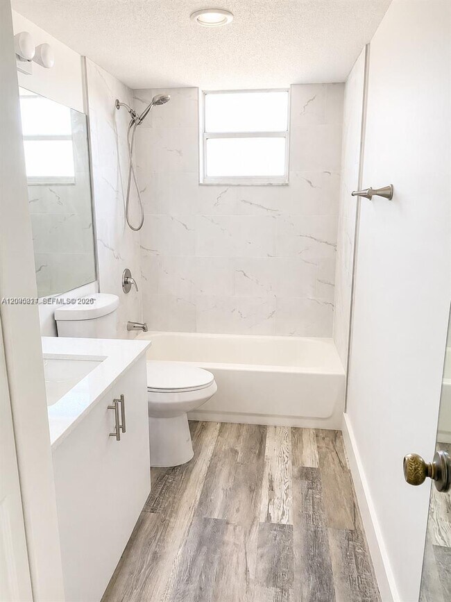 Building Photo - 406 NW 68th Ave