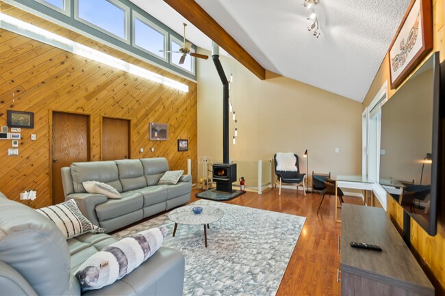 Building Photo - 16131 Black Bear Dr
