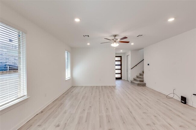 Building Photo - 2321 Bravo Pass