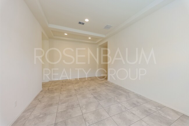 Building Photo - Stunning 4-bedrooms, 3-baths home in the h...