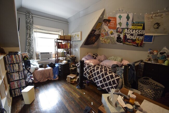 Building Photo - 33-35-35 Ridgemont St