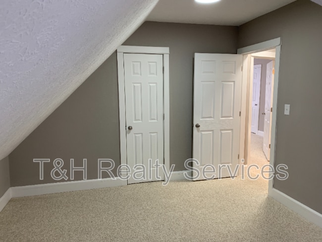 Building Photo - 234 N Addison St