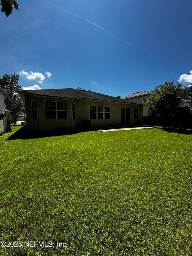 Building Photo - 872 Collinswood Dr