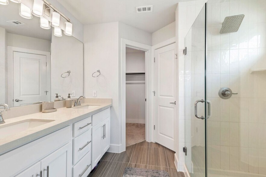 Building Photo - 8609 Cottage Rose Dr