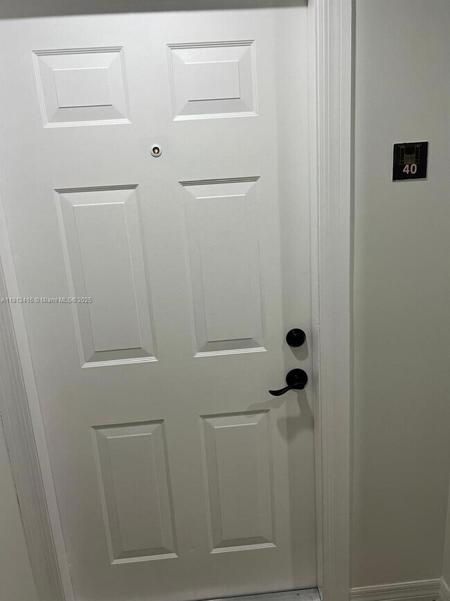 Building Photo - 2630 SW 28th St