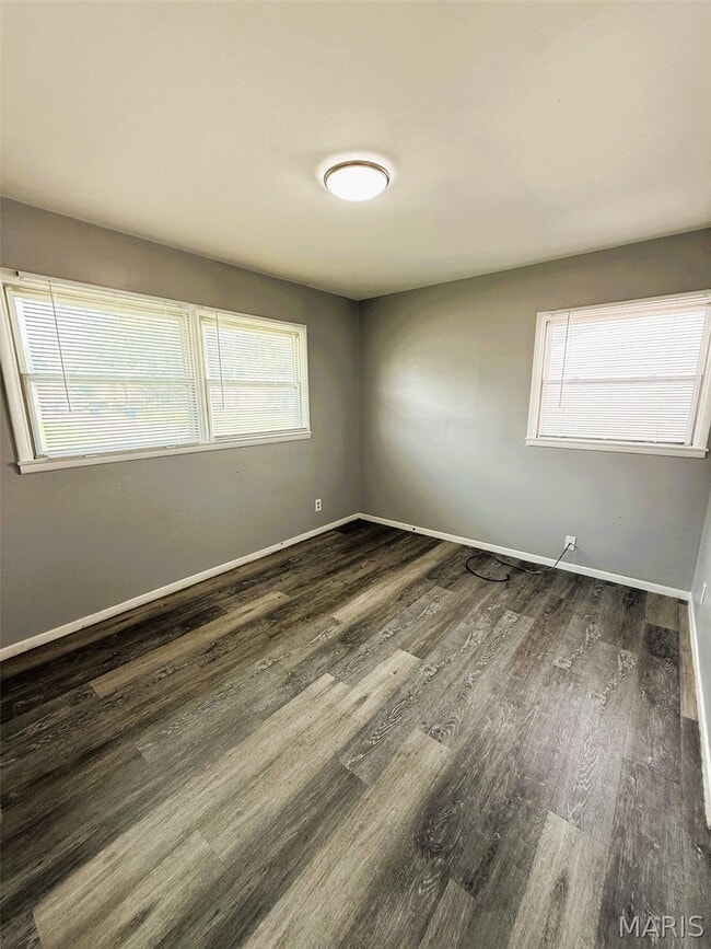 Building Photo - 323 Shepley Dr