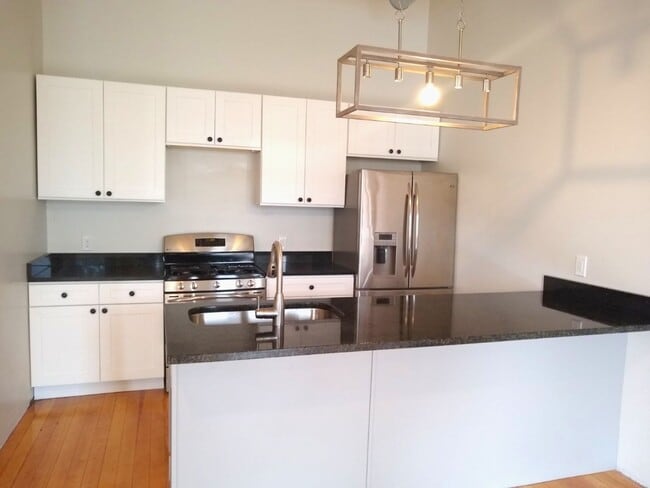 Primary Photo - 19-21 Hedley Avenue