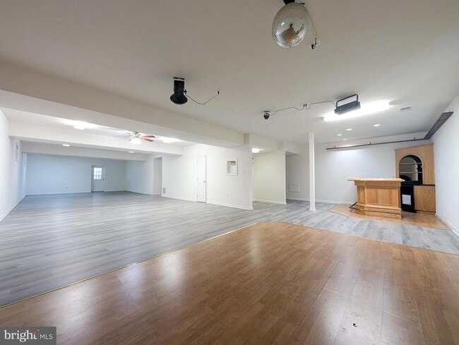 Building Photo - 6441 Lake Meadow Dr