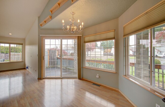 Building Photo - Single Level In Heart of Salmon Creek