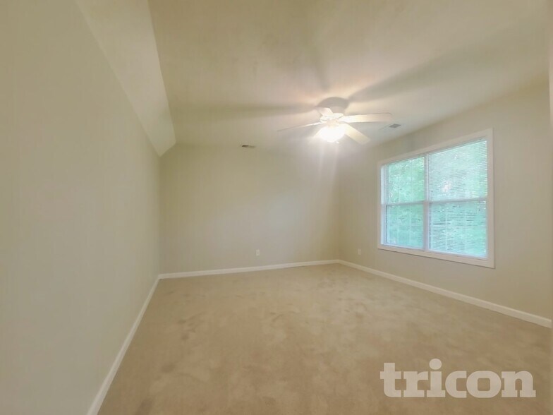 Building Photo - 4013 Mt Vernon Dr