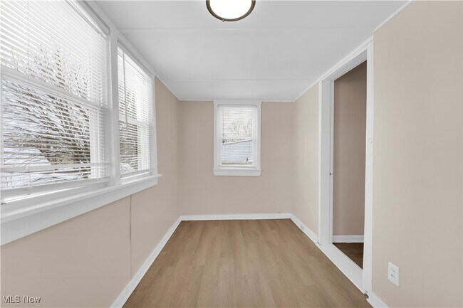 Building Photo - 15602 Walden Ave