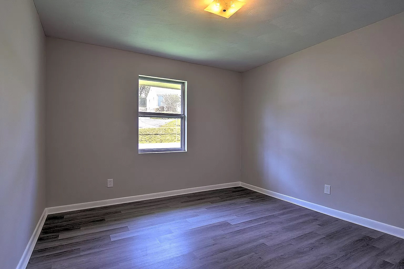 Bedroom 1 - 567 Lovedale Dr