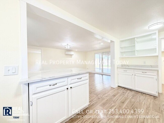Building Photo - 2807 61st Ave NE