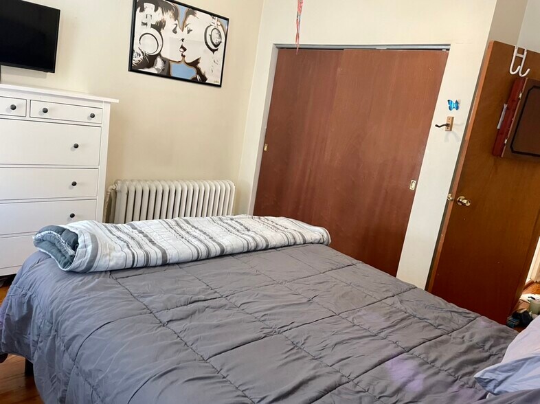 Building Photo - 2119 S 16th St