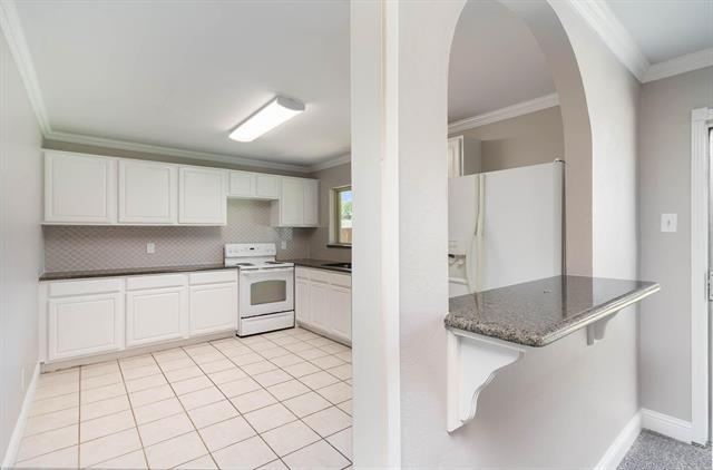 Building Photo - 2223 Lockwood Dr