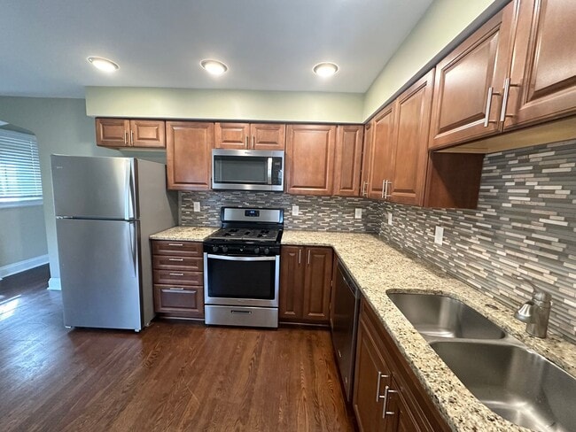 Building Photo - 1922 Baldridge Rd