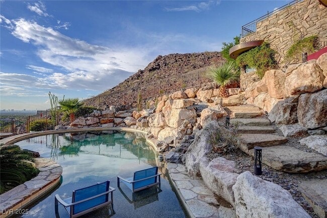 Building Photo - 1608 Liege Dr