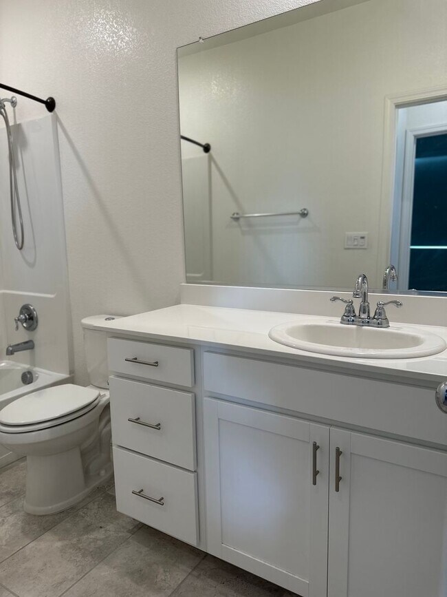 Building Photo - $500.00 off first full months rent