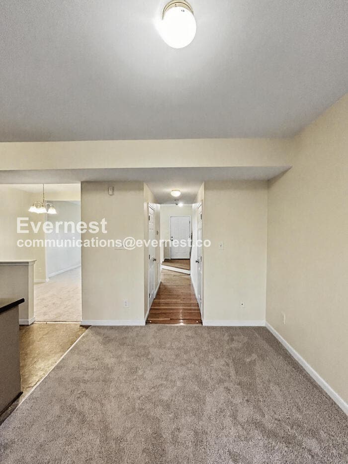 Building Photo - 8726 Springwater Dr