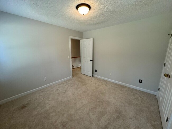 Building Photo - Fantastic Angier Home