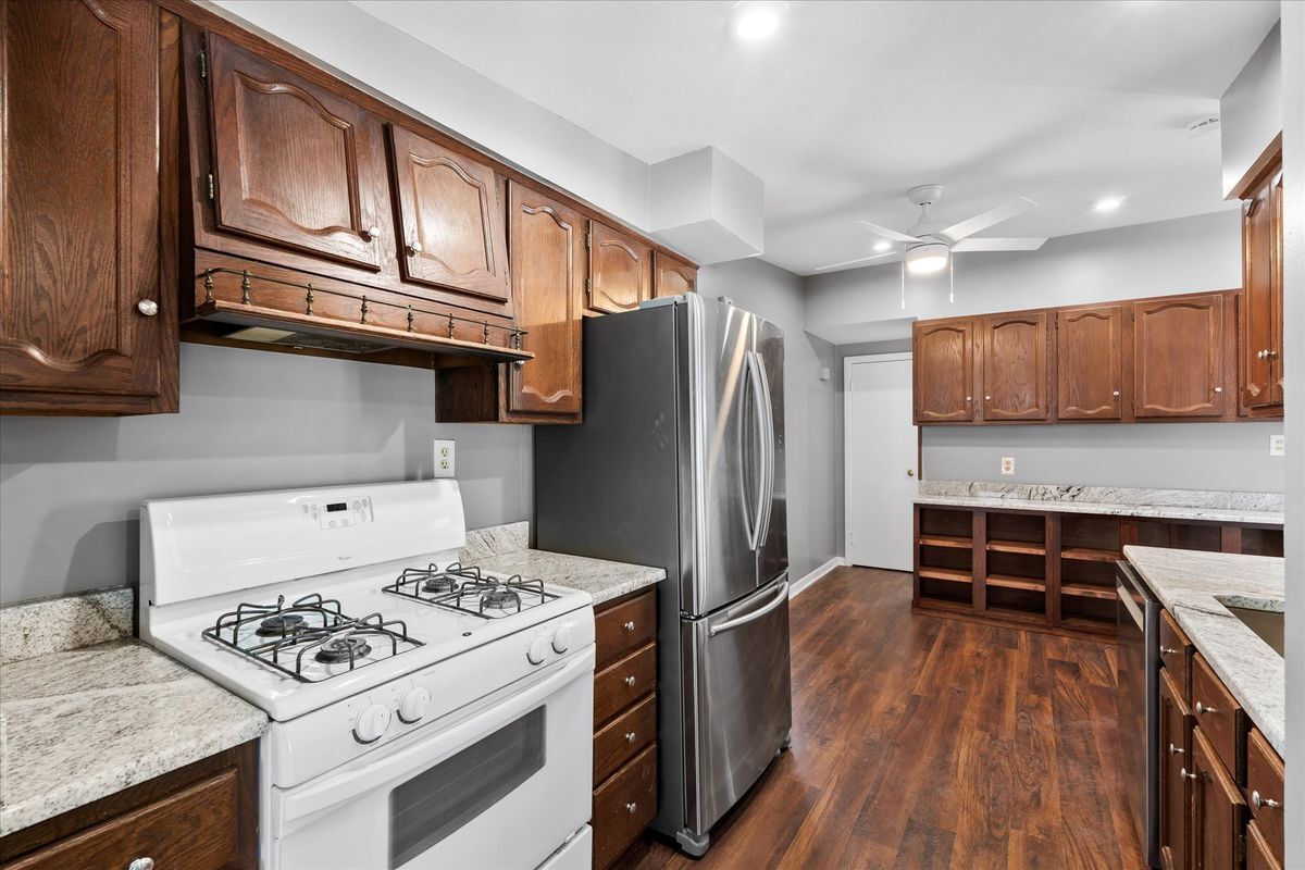 Building Photo - 941 Jamesville Ave